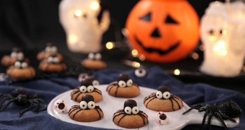 Hướng dẫn cách làm bánh cookie nhền nhện Halloween thơm ngon, dễ làm 07 / 2025