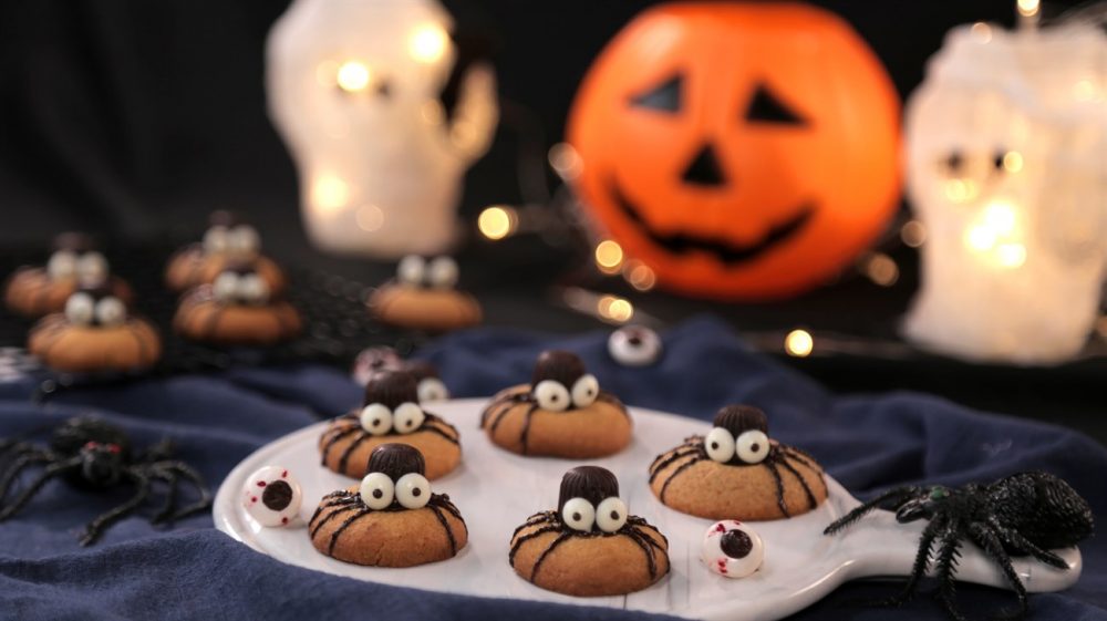 Bước 4 Thành phẩm Bánh cookie nhền nhện Halloween