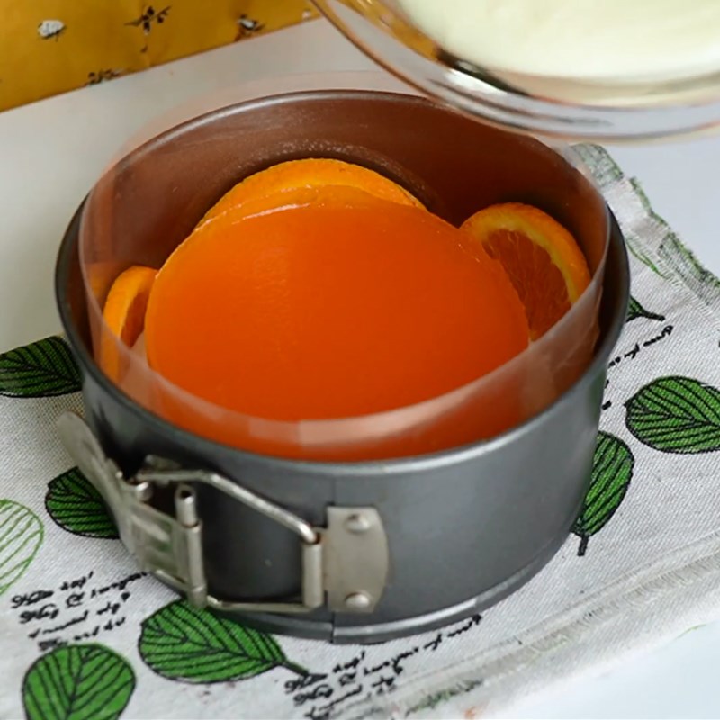 2 cách làm bánh mousse cam và cam sữa chua mướt mịn, đơn giản - Hình 40