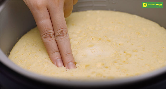 Cách làm bánh bông lan bằng nồi cơm điện chỉ với 6 bước thực hiện