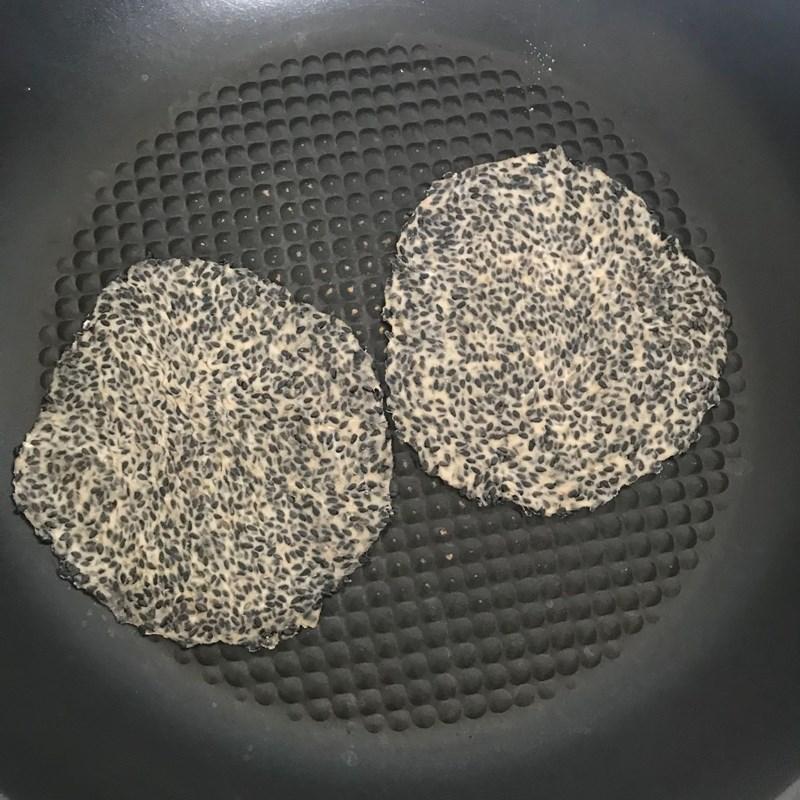 Bước 3 Nướng bánh đa Bánh đa mè đen (công thức được chia sẻ từ người dùng)