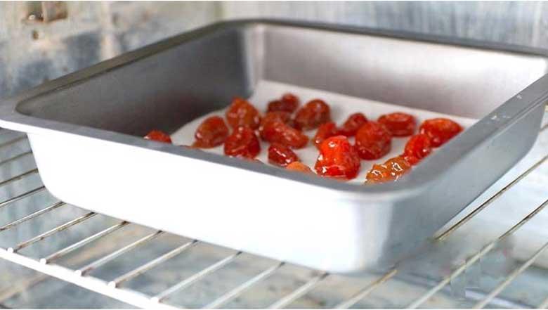 Cách làm mứt cà chua bi: Hong khô mứt