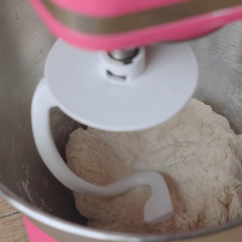 Bước 3 Trộn bột Bánh bao xá xíu bằng bột pha sẵn