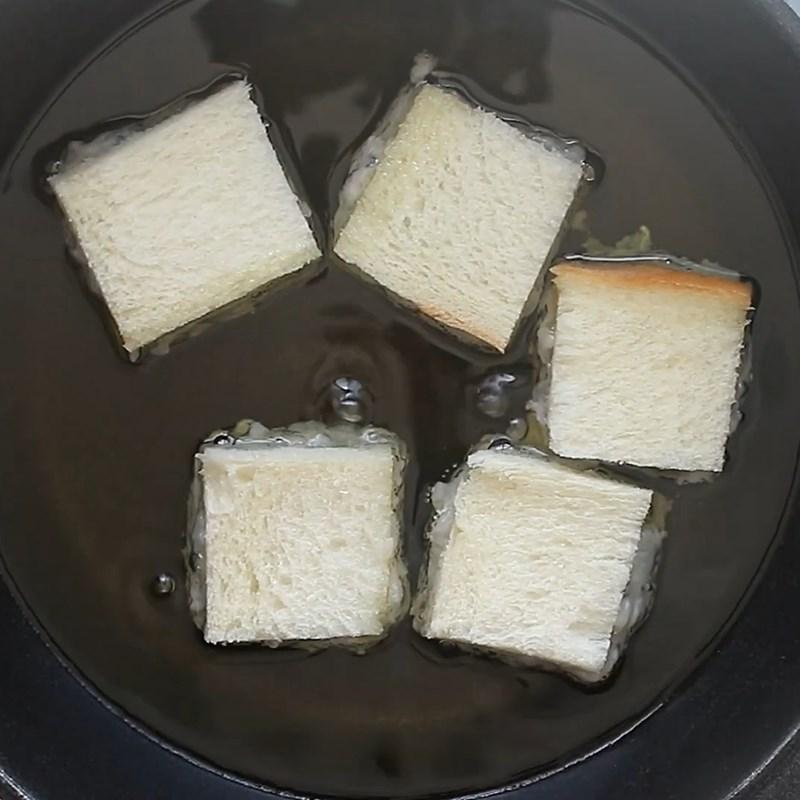 Bước 5 Chiên bánh Sandwich tôm chiên giòn