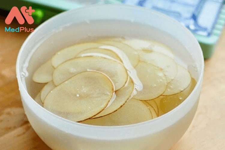 Cách làm snack khoai tây trứng muối 