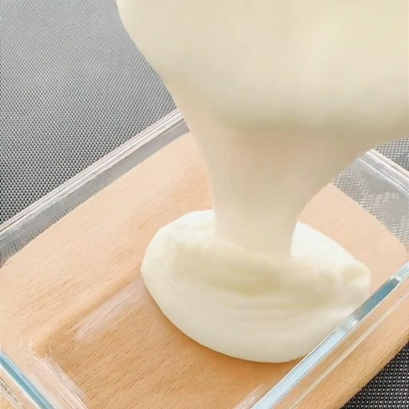 Bước 2 Làm đông sữa Bánh sữa tươi chiên bằng bột năng