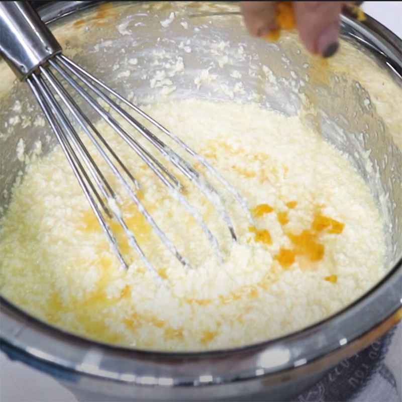 Bước 3 Trộn bột bánh Bánh bông lan yến mạch cam sữa chua