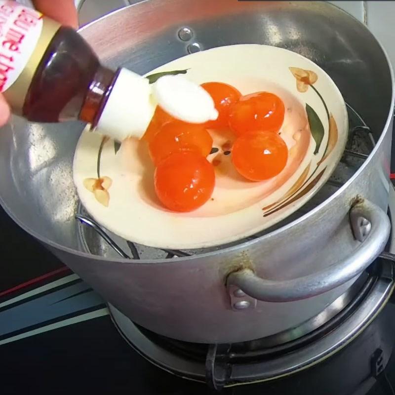 Bước 2 Sơ chế trứng muối hạt Bánh trung tích lũy cẩm thô bò