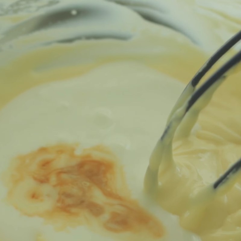Bước 2 Trộn hỗn hợp Cream cheese Cheesecake chanh dây