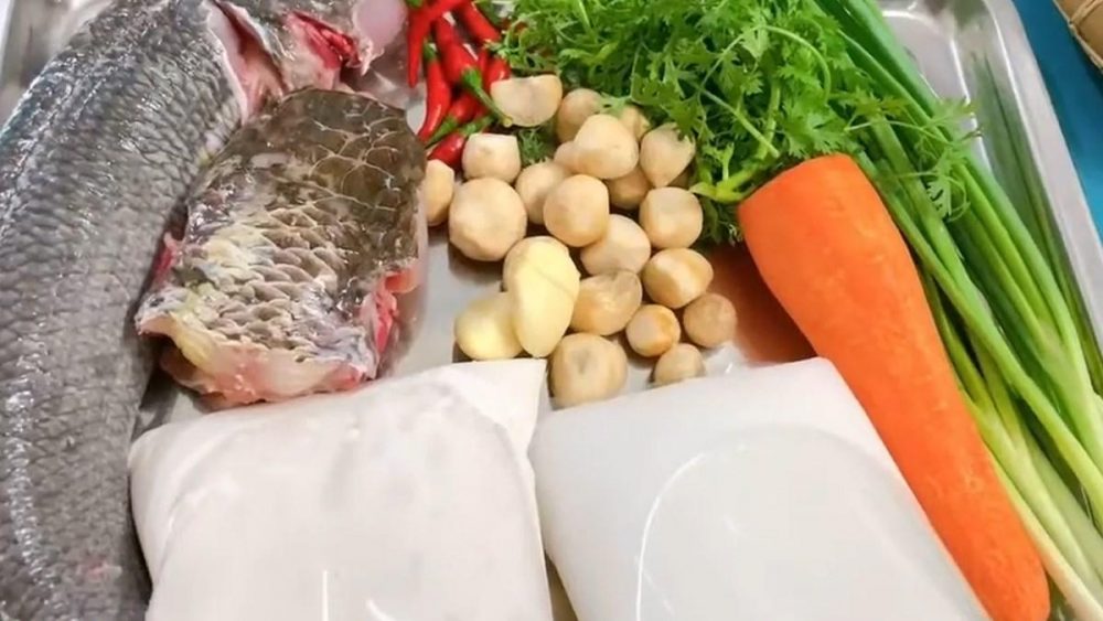 Nguyên liệu thức ăn bánh canh con cá quả nước cốt dừa