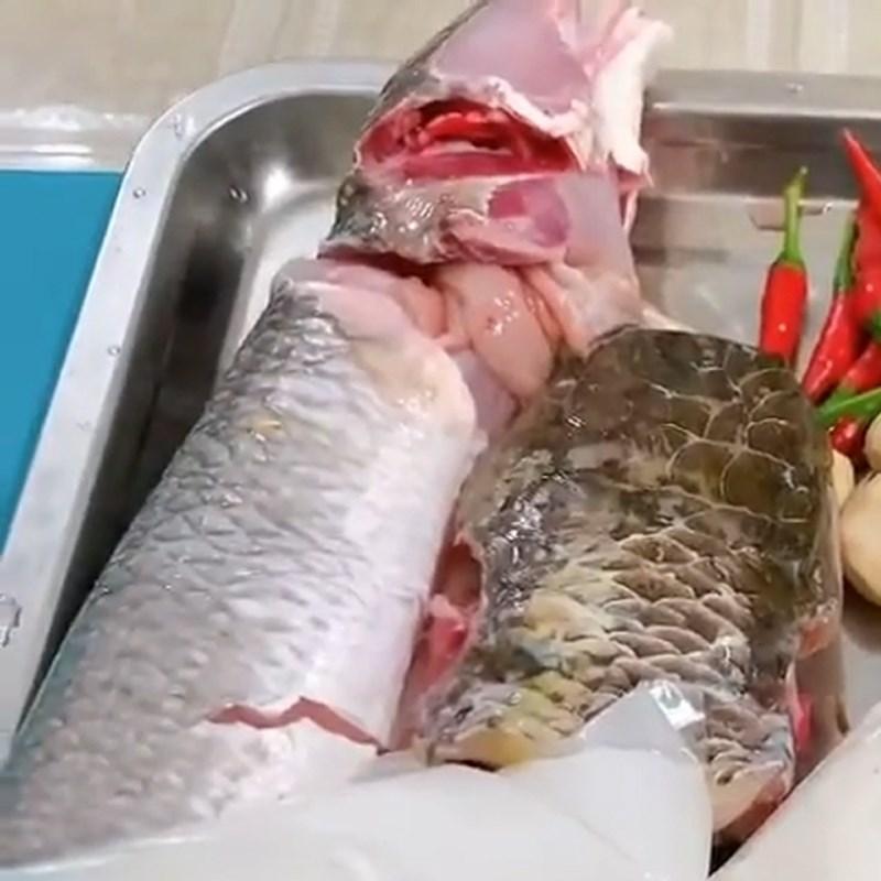 Bước 1 Sơ chế cá lóc và tôm Bánh canh cá lóc nước cốt dừa
