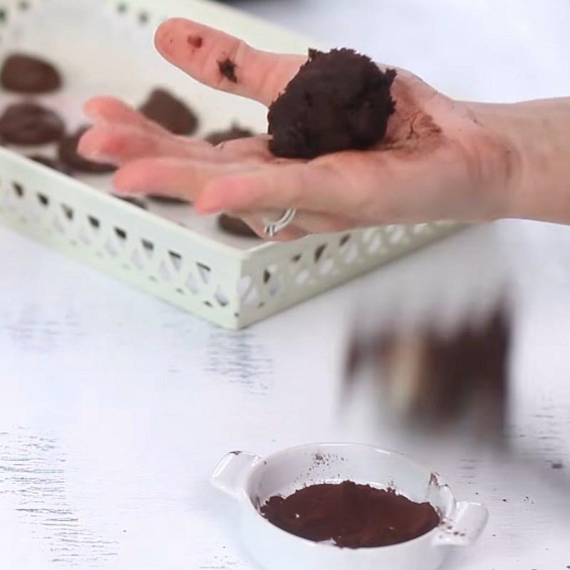 Bước 5 Tạo hình bánh quy Bánh quy socola nhân nutella