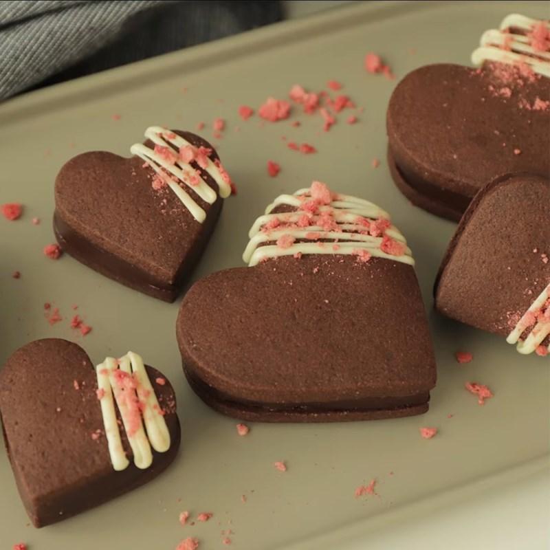 Bước 7 Thành phẩm Bánh quy socola nhân truffle hình trái tim