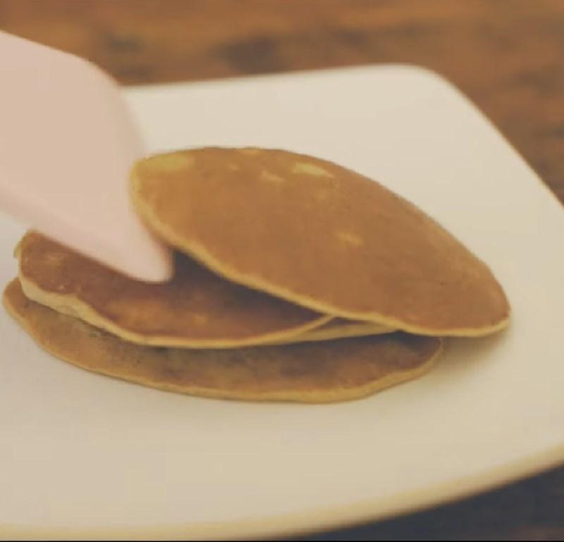 Bước 4 Thành phẩm Pancake yến mạch chuối