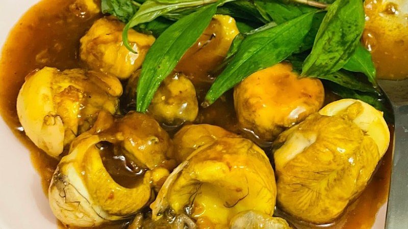 Hướng dẫn cách làm trứng gà lộn xào me đơn giản tại nhà 07 / 2025