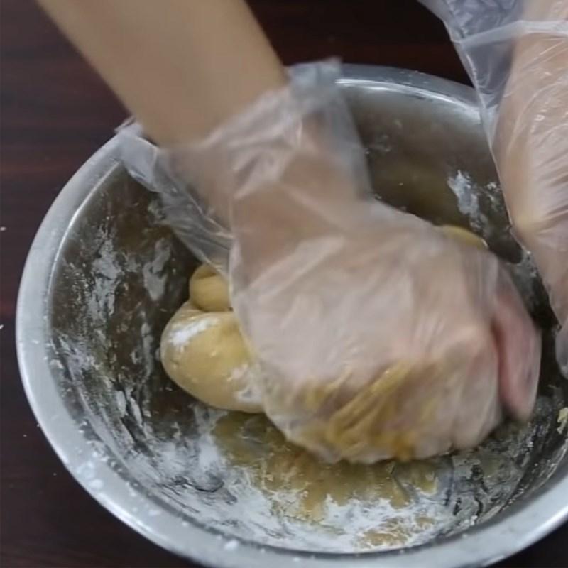 Bước 3 Làm vỏ bánh Bánh trung thu thập cẩm