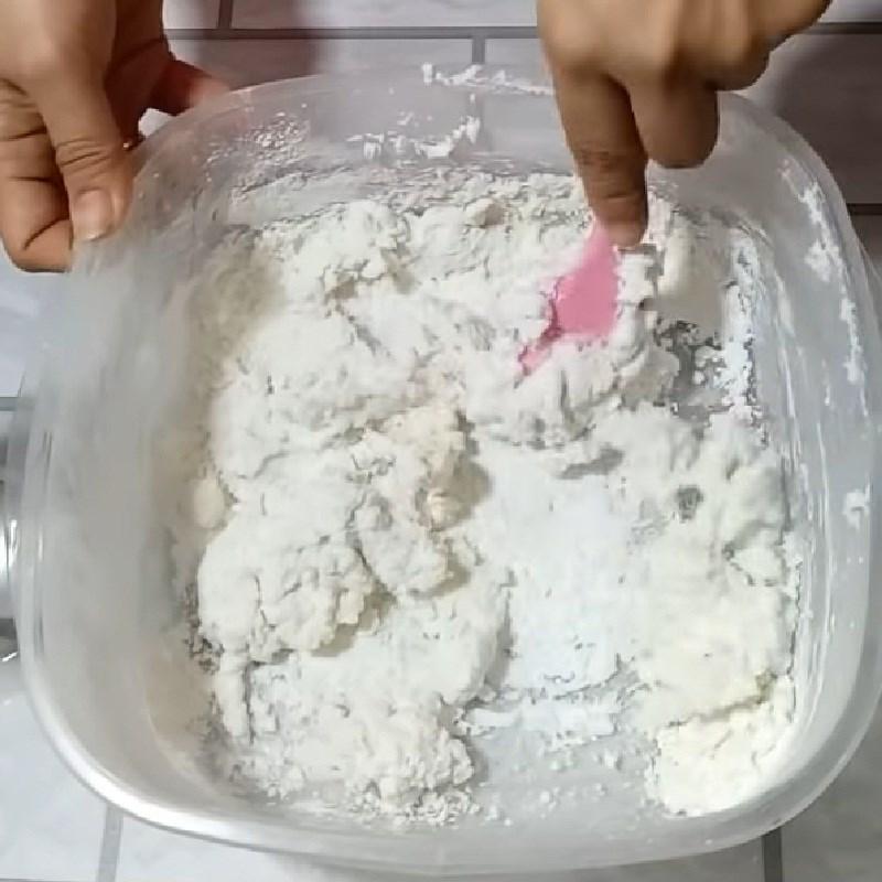 Bước 2 Trộn bột Bánh ít nhân dừa