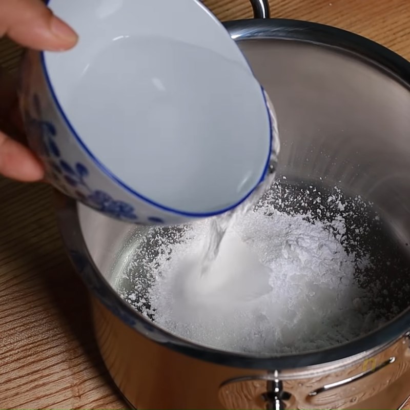 Bước 5 Nấu nước cốt dừa Chè hoa cau với bột sắn dây (chè táo xọn)