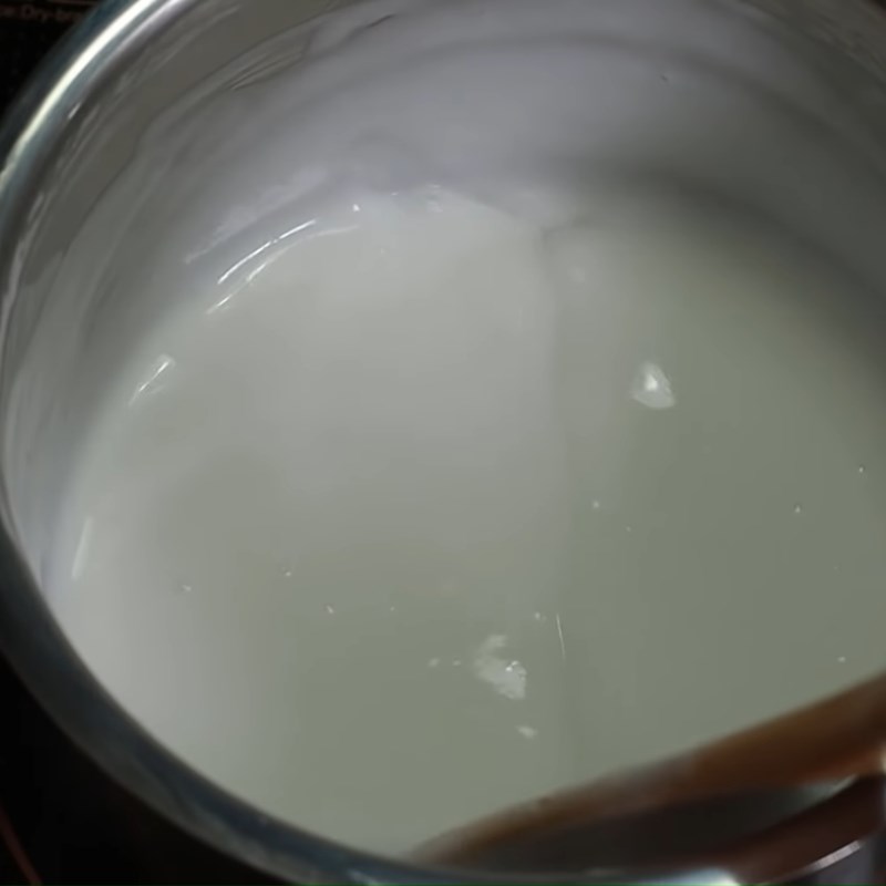 Bước 5 Nấu nước cốt dừa Chè hoa cau với bột sắn dây (chè táo xọn)