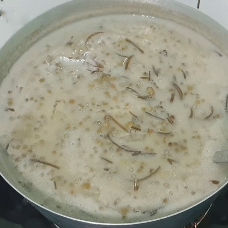 Bước 5 Nấu chè Chè đậu xanh nước cốt dừa