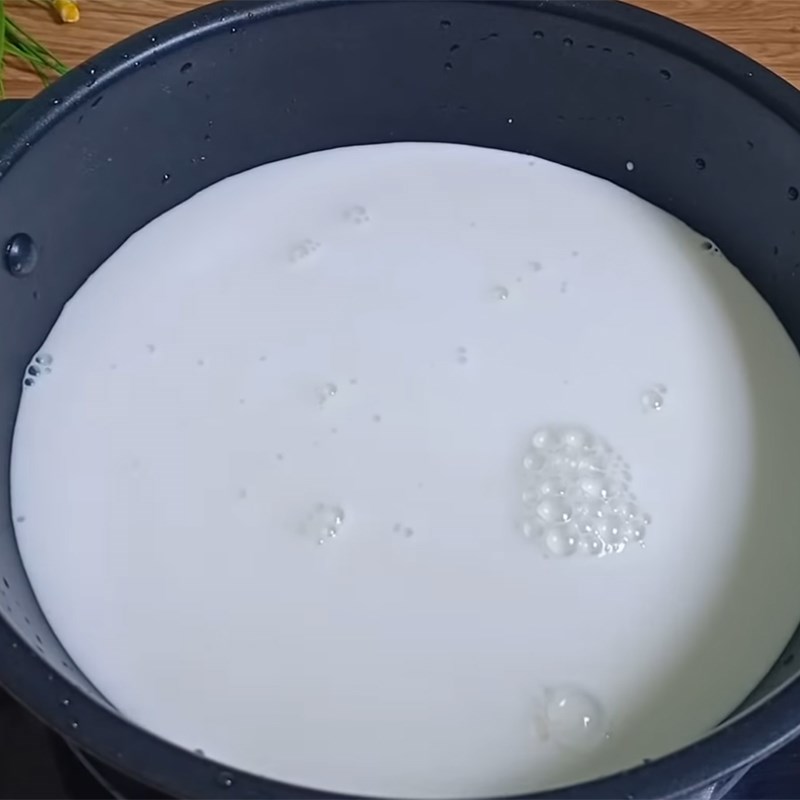 Bước 5 Nấu nước cốt dừa Chè bơ đơn giản