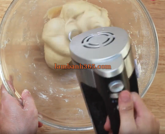 Cách làm bánh mì Stollen – Bánh mì Noel kiểu Đức 1