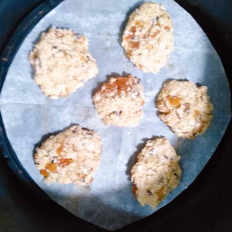Bước 3 Nướng bánh Bánh cookie yến mạch bằng nồi chiên không dầu