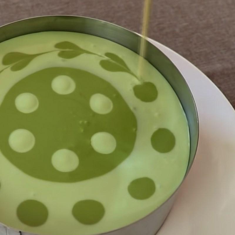 Bước 6 Đổ khuôn và trang trí Cheesecake trà xanh (matcha)