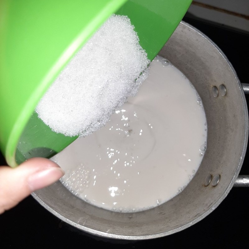Bước 2 Nấu nước dừa tươi và dìm phân tử é Sương sáo nước dừa tươi (công thức được share kể từ người dùng)