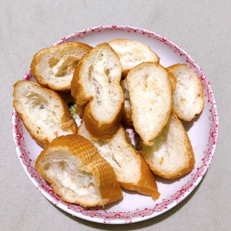 Bước 1 Sơ chế nguyên liệu Bánh mì hấp thịt bằm