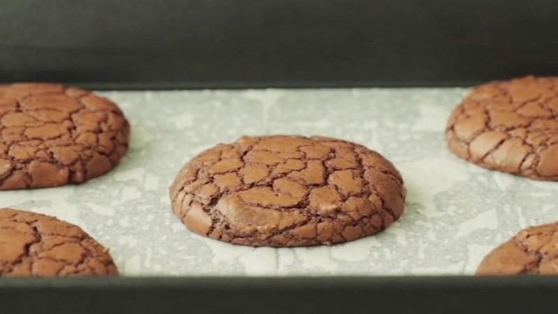 Hướng dẫn cách làm bánh brownie cookie đơn giản chỉ trong 30 phút 09 / 2023
