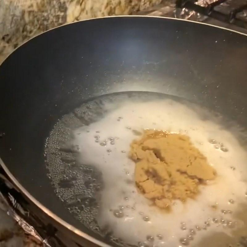 Bước 2 Xào nếp với nước cốt dừa Bánh tét nước tro nhân đậu xanh