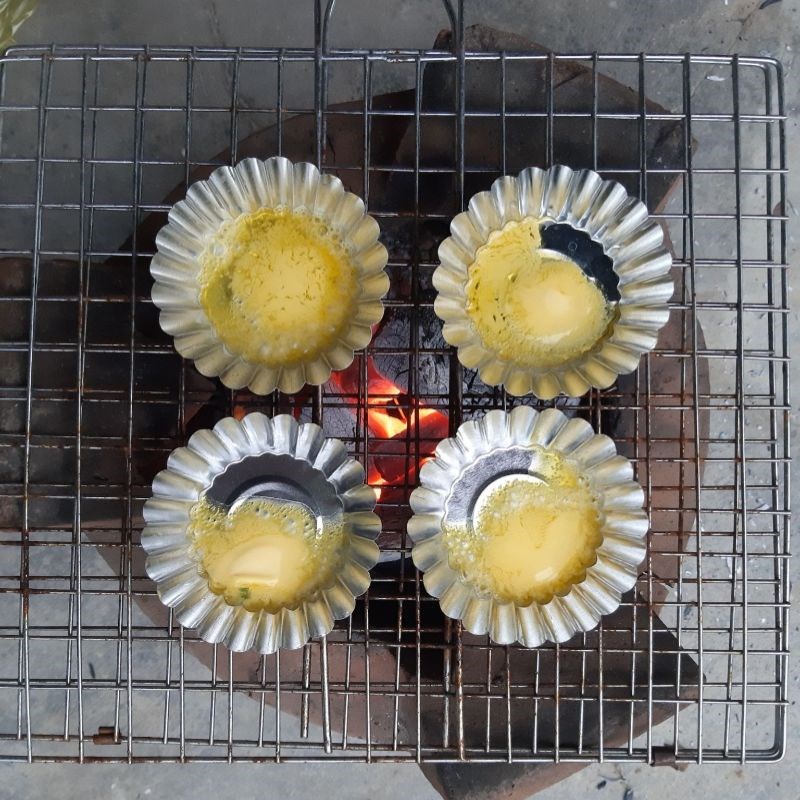 Bước 2 Nướng trứng chén Trứng cút nướng chén